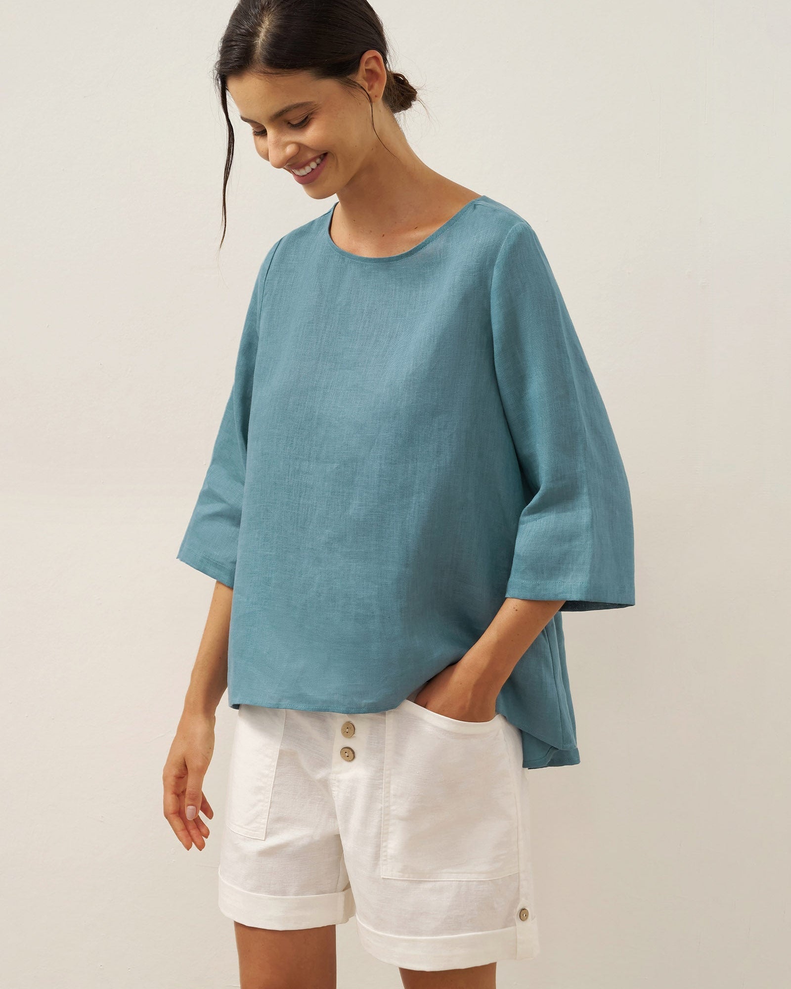 Evelyn | Comfortable Linen Top with Asymmetrical Hem and Round Neck