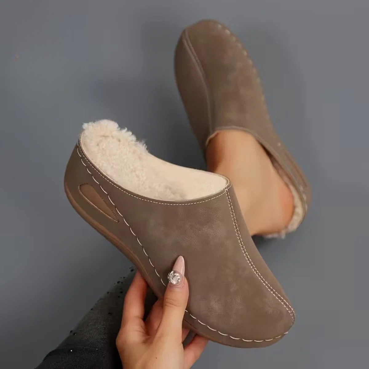 Cura | Women's Moccasins with Fleece Lining