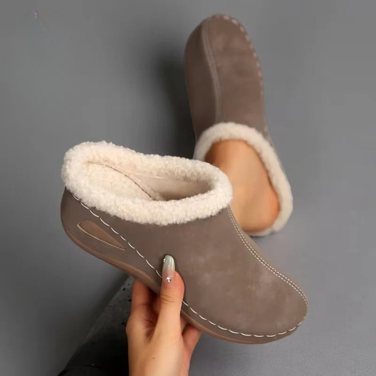 Cura | Women's Moccasins with Fleece Lining