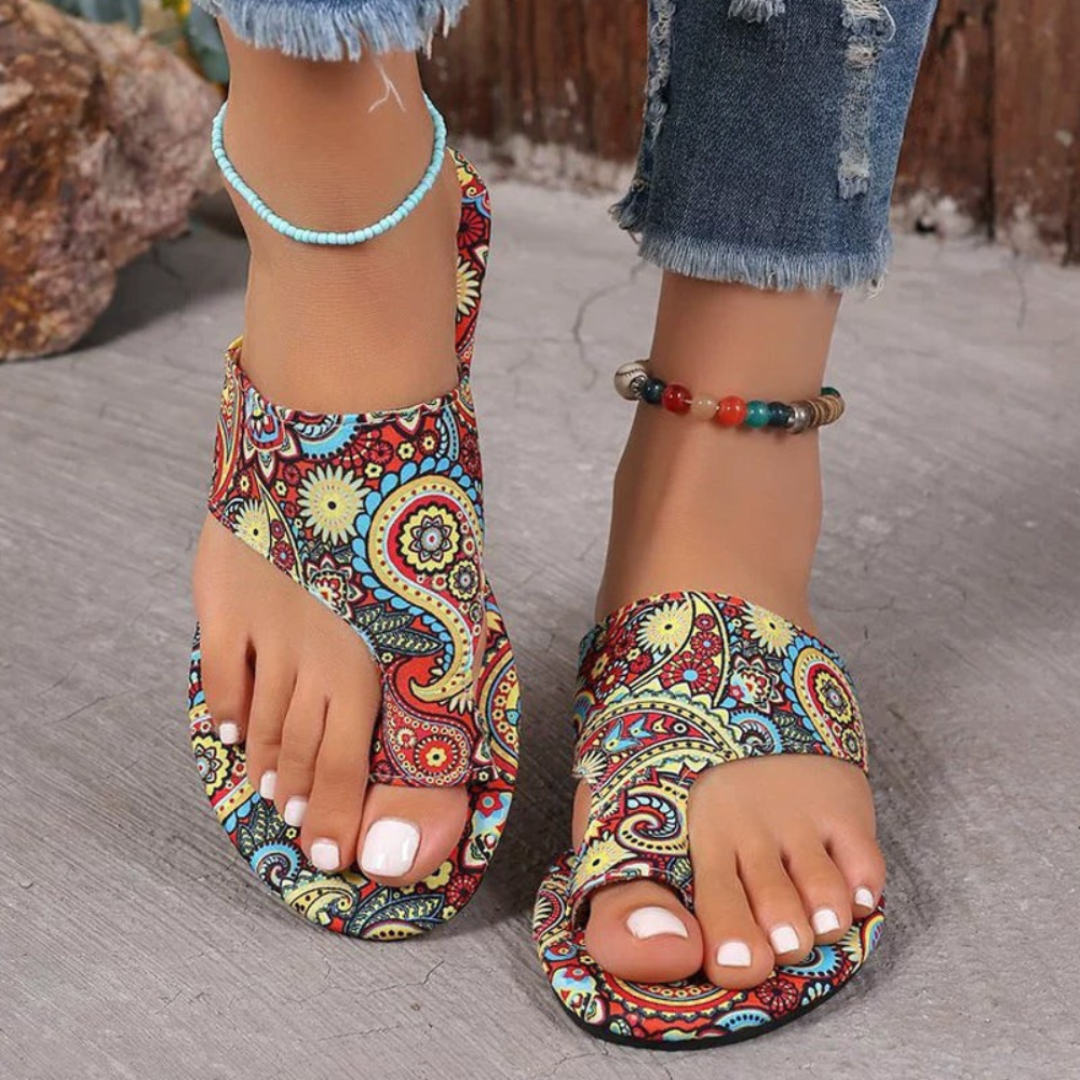Women’s Flat Toe-Loop Sandals with Comfortable Strap Design