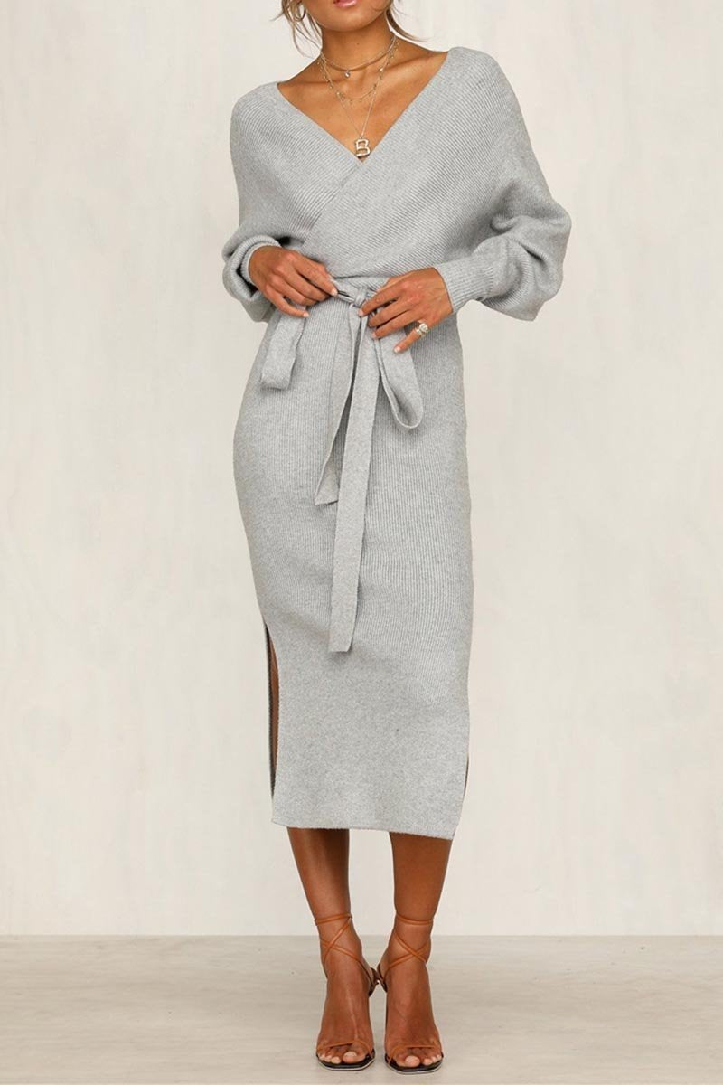 Laika | Knit Dress with V-Neck and Tie Belt