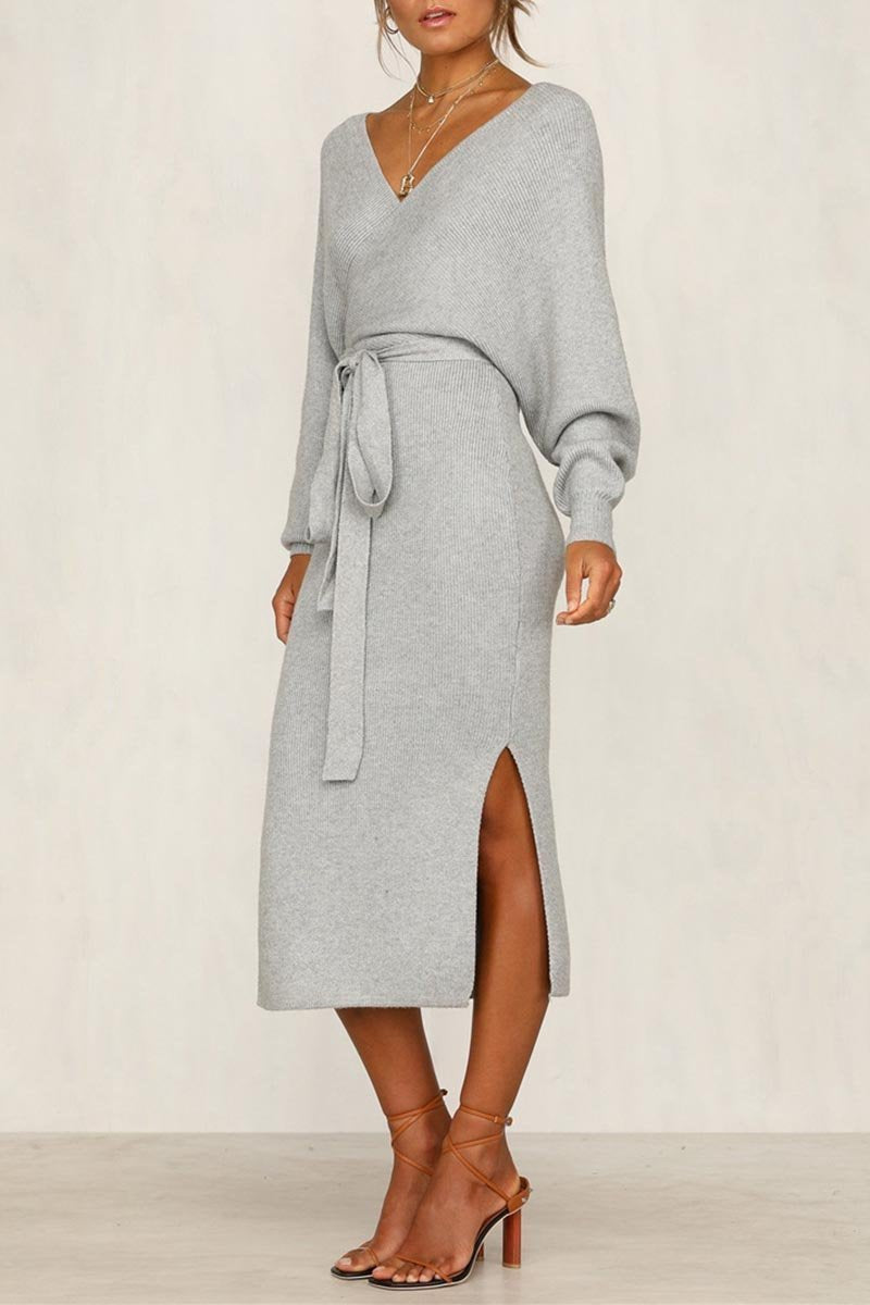 Laika | Knit Dress with V-Neck and Tie Belt