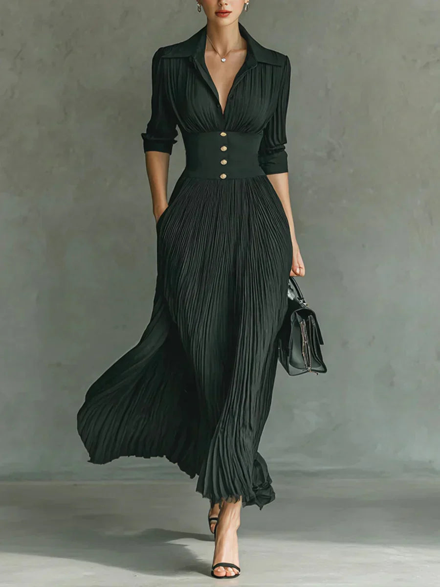 Elegant, pleated maxi dress with a collar and long sleeves