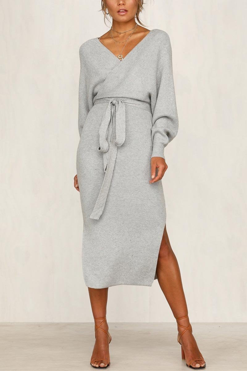 Laika | Knit Dress with V-Neck and Tie Belt