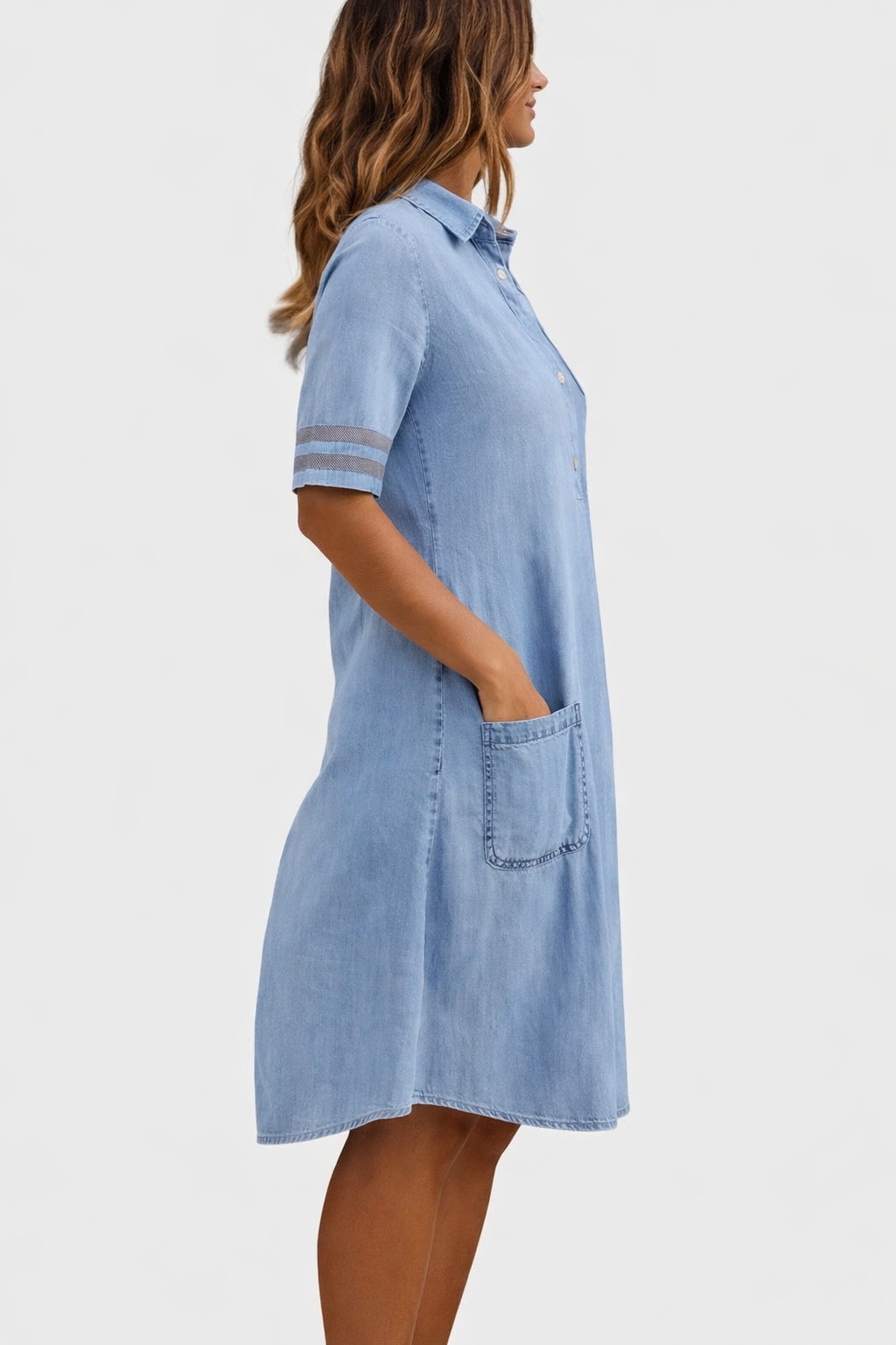Flattering Denim Dress for Casual Occasions