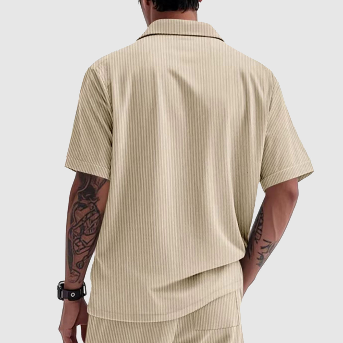 Men’s Short Sleeve Button-Up Shirt with Dual Chest Pockets
