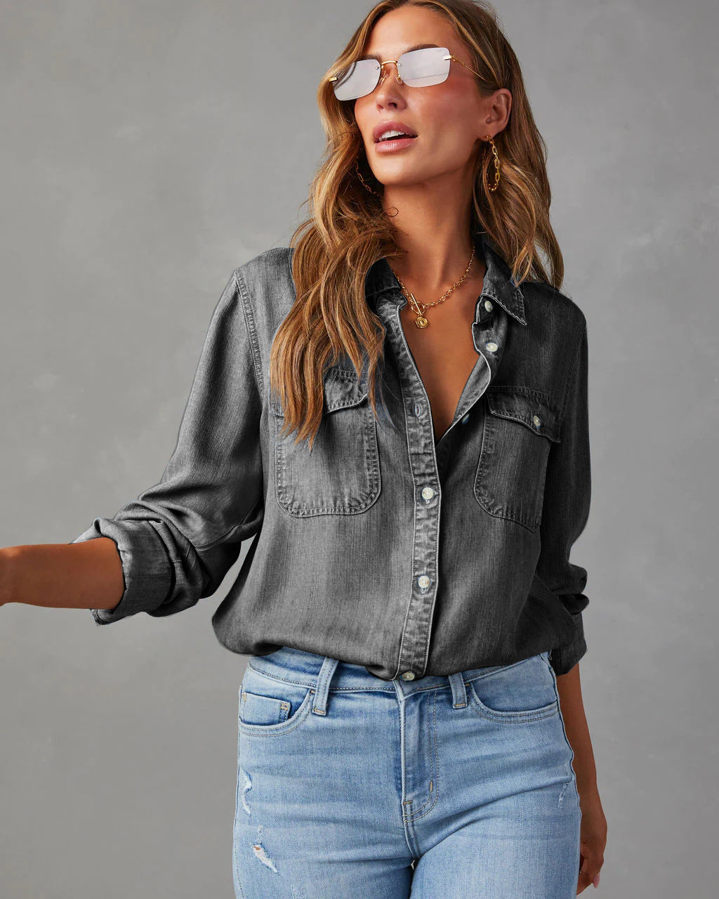 Women’s Denim Shirt with Chest Pockets – Casual Style and Relaxed Comfort