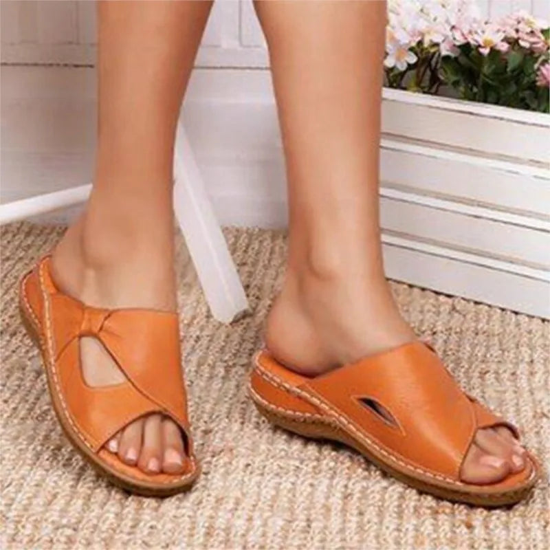 Women's flat sandals with a comfortable design