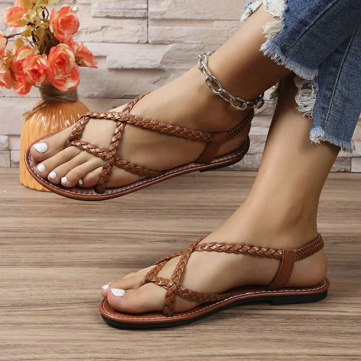 Women's sandals, slide-on sandals with woven straps and open toes