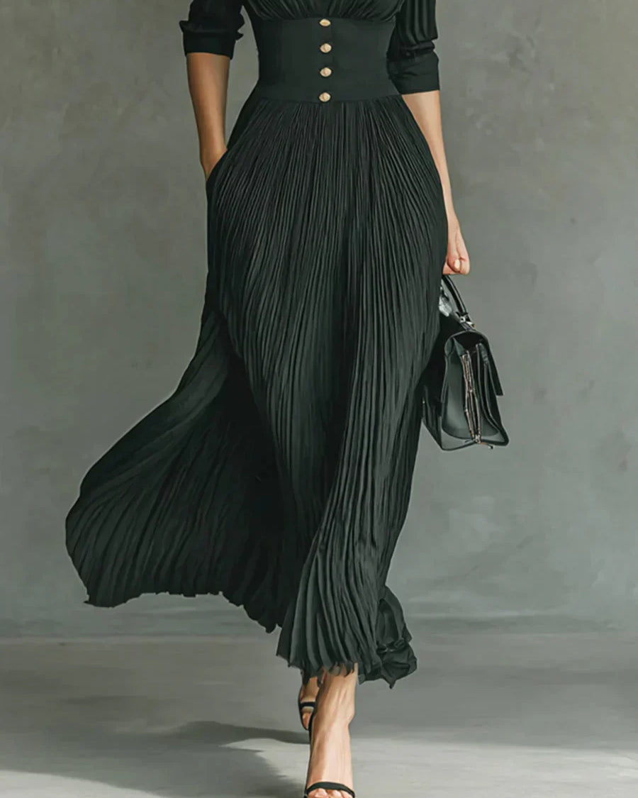 Elegant, pleated maxi dress with a collar and long sleeves
