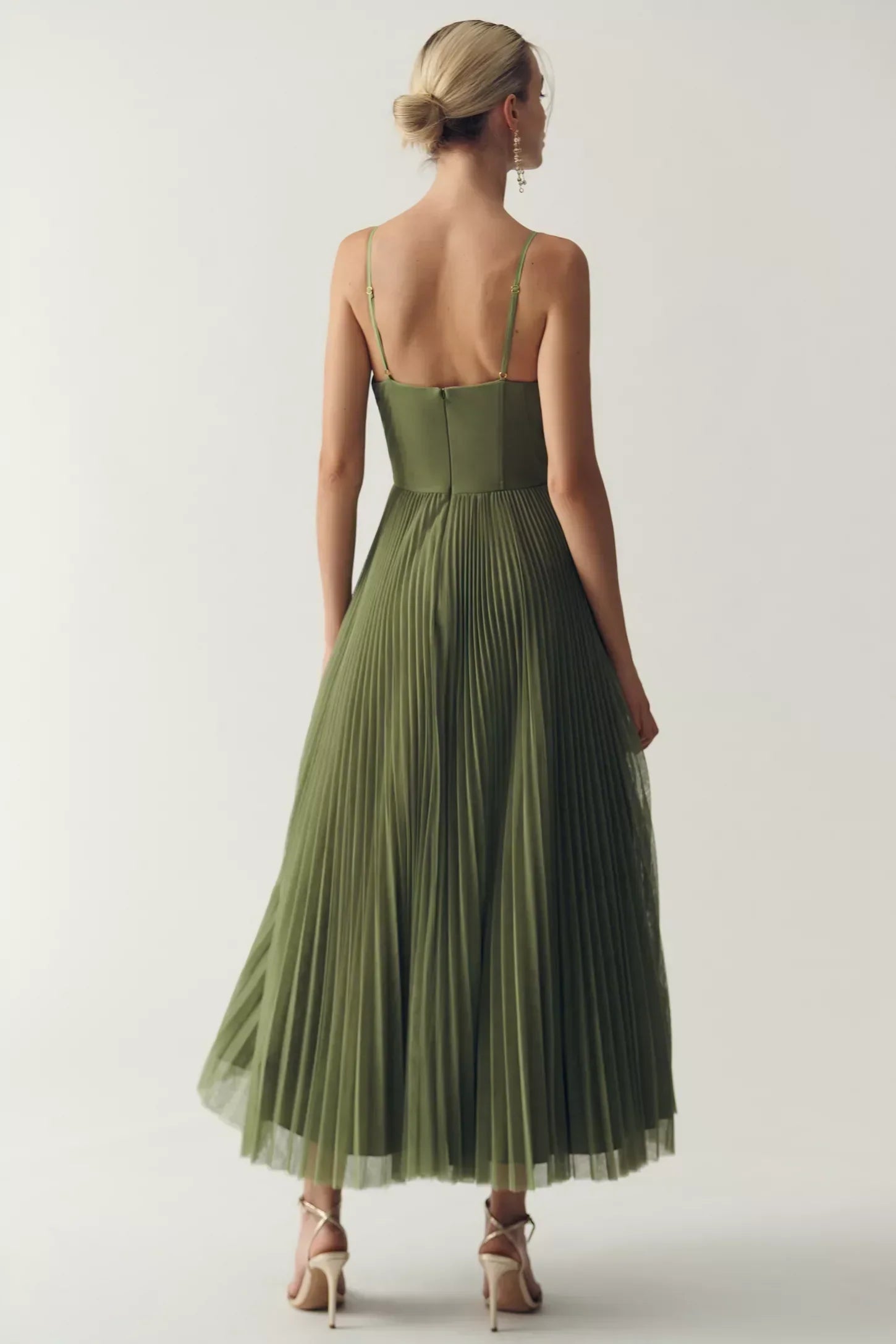 Nala | elegant dress with open back