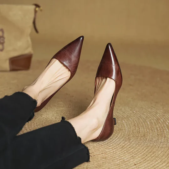 Afrila | Leather Pumps with Pointed Toe