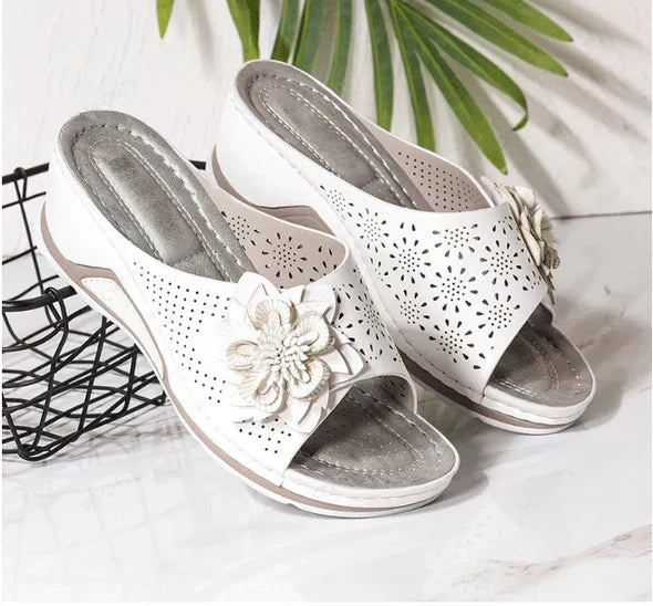 Women's Wedge Sandals with Flower and Openwork Pattern