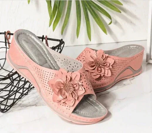 Women's Wedge Sandals with Flower and Openwork Pattern