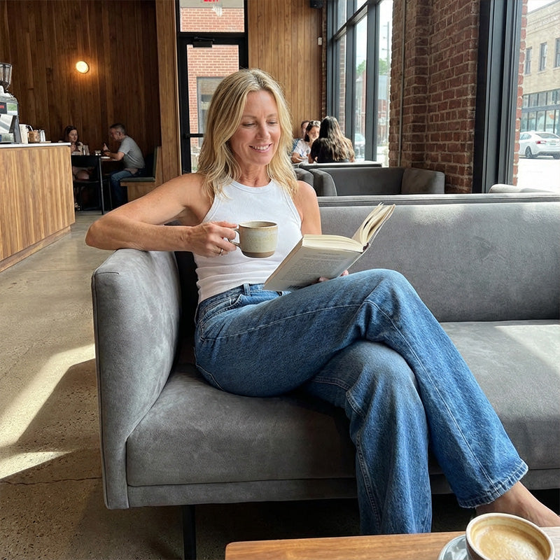 👖Effortlessly chic, loose-fitting jeans with wide legs